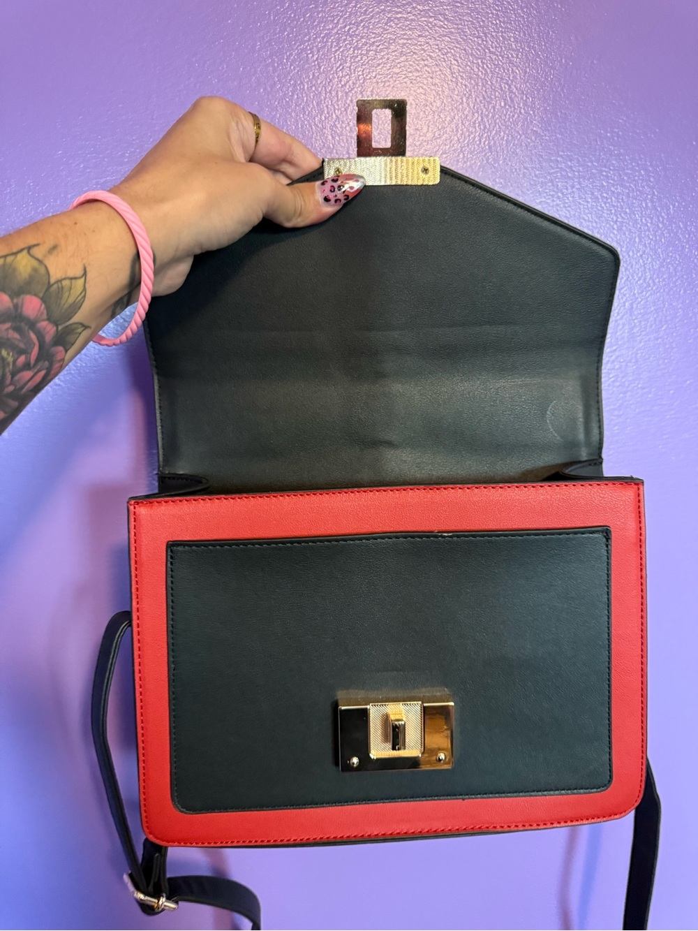 Source Unknown Black and Red Structured Crossbody Bag with Gold Hardware